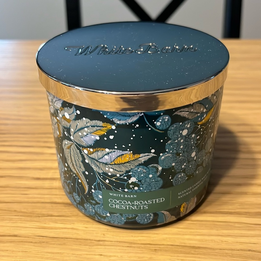 Bath & Body Works 3 Wick Candle. Cocoa Roasted Chestnuts.